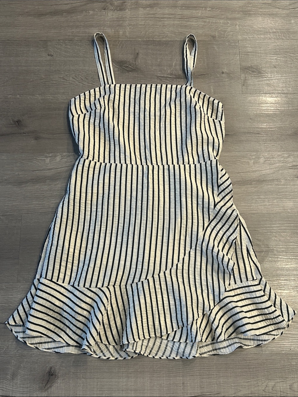 EXPRESS | Women’s Ruffle Dress